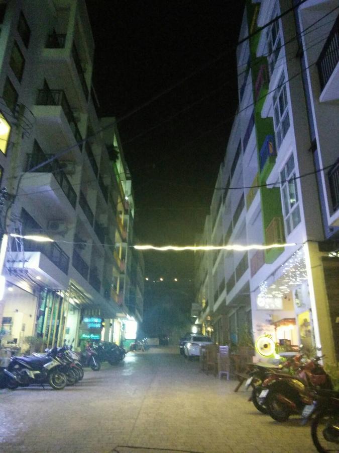 Отель White Sky Boutique Patong Экстерьер фото